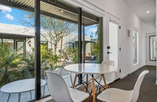 Camelback East Apartment | Refreshing 1-bedroom Apartment - 80 Walkscore!