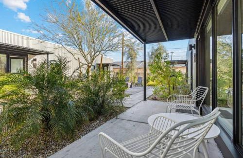 Camelback East Apartment | Refreshing 1-bedroom Apartment - 80 Walkscore!