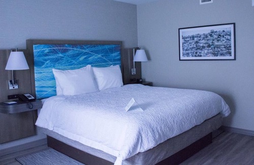 Cranberry Township Hotel | Refreshing Indoor Pool & Free Breakfast Near Cranberry Mall!