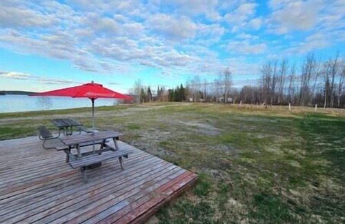 Senneterre Cabin | Refreshing Stay near Seneterre