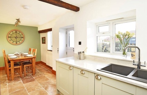 Ripley Cottage | Refurbished 3 bed cottage with log burner - sleeps 5. Pet friendly