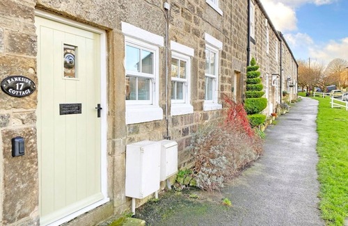 Ripley Cottage | Refurbished 3 bed cottage with log burner - sleeps 5. Pet friendly