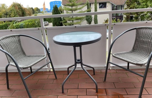 Buxtehude Apartment | Refurbished apartment in Buxtehude with balcony and parking space