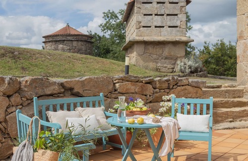 Catoira Cottage | REFURBISHED RURAL HOUSE WITH BEAUTIFUL ROOMS