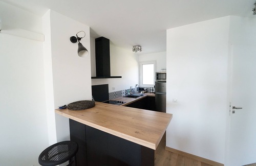 La Ciotat Apartment | refurbished T3 Terrace sea view in Saint Jean area parking space