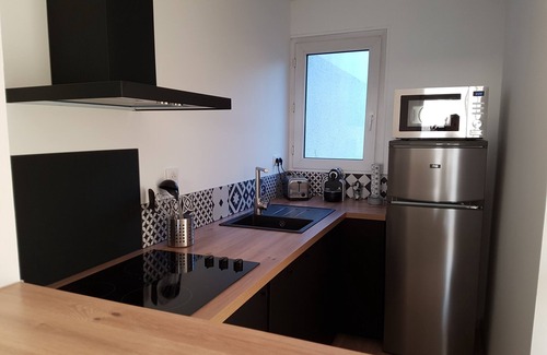 La Ciotat Apartment | refurbished T3 Terrace sea view in Saint Jean area parking space