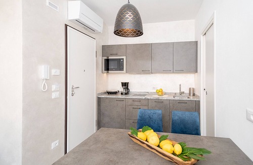 Old Town Apartment | Regarda - Baur Suite 2, design apartment in the center of Bardolino