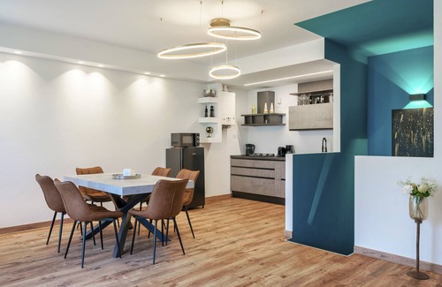 Cisano Apartment | Regarda - Emerald apartment near the beach with pool