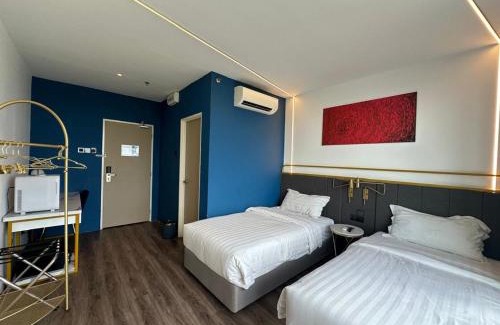 Batu Lintang Hotel | Regatta at Kozi Square Kuching