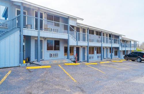 Three Rivers Hotel | Regency Inn By OYO Three Rivers
