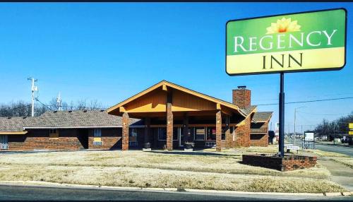 Iola Hotel | Regency Inn Iola