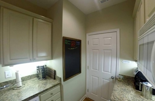 Rehoboth Beach Condo | Rehoboth 1st floor Condo (w/Pool) - Close to Rehoboth & Lewes Beaches & Shopping