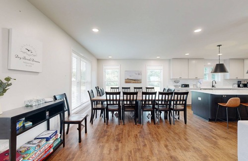 Rehoboth Beach House | Rehoboth Beach group getaway with private pool & 2 studio apts