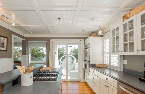 Rehoboth Beach House | Rehoboth Beach Lake Front Private Pool Home Sleeps 12