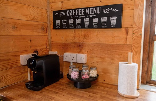 Rugeley Ski Chalet | Reindeer Lodge: Private Hot Tub Near Cannock Chase