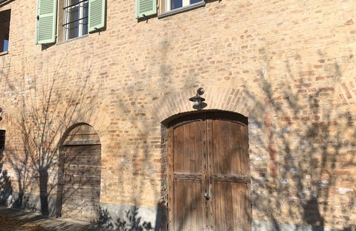 Montegrosso dʼAsti House | Relais" Podere Le Gaggie "ape "La Terrazza Asti Alba Nizza