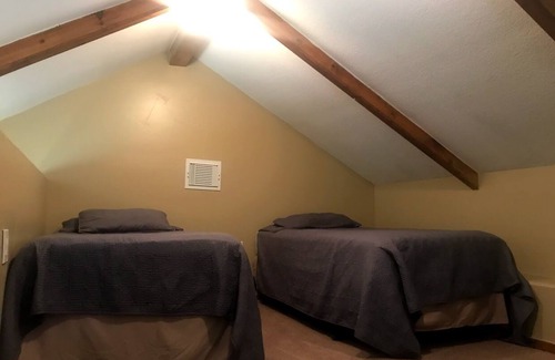 Cleveland Cabin | Relax and Enjoy Tiny Home - 63 Park