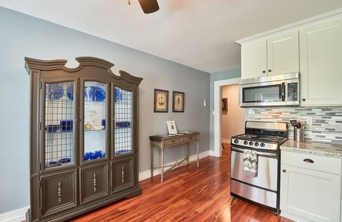 Newberg Apartment | Relax and unwind at Yamhill Flats: Suite 1
