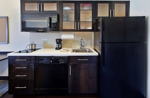 Mount Laurel Hotel | Relax and Recharge! Free Parking, Pets Allowed, Near Lincoln Financial Field