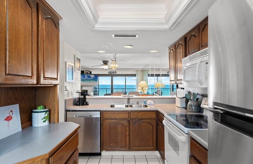 Lower Grand Lagoon Condo | Relax at Commodore 608 2BR Beachfront Condo with Gulf View & Large Balcony