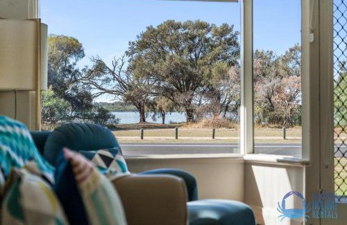 Dawesville House | Relax At Dawesville Estuary