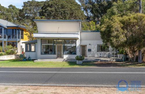 Dawesville House | Relax At Dawesville Estuary