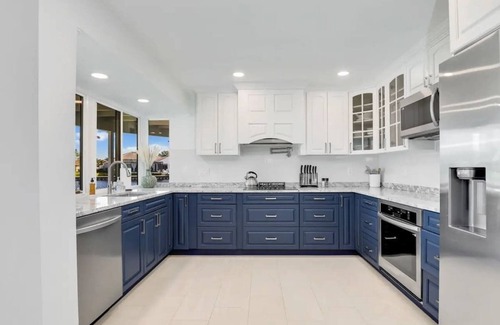 Town and River House | Relax at Lake Breeze – 4BR Fort Myers Getaway