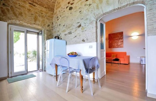 Pizzo Apartment | Relax at PALAZZO PIZZO RESIDENCE in charming fisher village by the sea