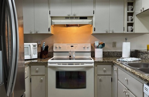 Bokeelia Condo | Relax at Pine Island, 2 bed 2.5 bath. 3 Bikes, 2 Kayaks, 2 heated pools new pier