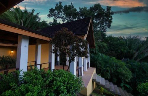 Gibson Bight House | Relax At This Hillside Retreat That Overlooks The Lush Forest And The Caribbean,