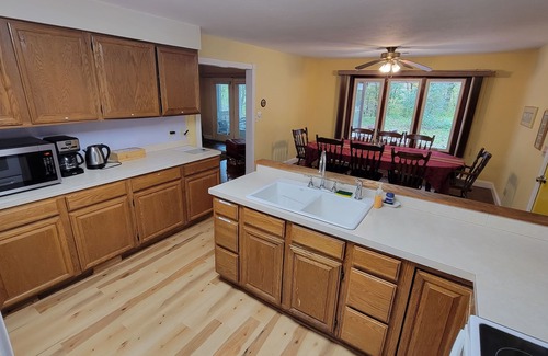Lowell House | Relax at this Private, Peaceful, Dog-Friendly Ecohouse in the Woods.