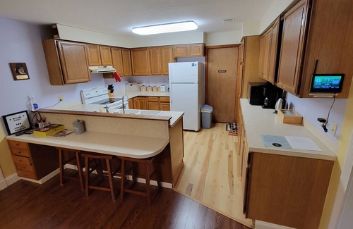 Lowell House | Relax at this Private, Peaceful, Dog-Friendly Ecohouse in the Woods.