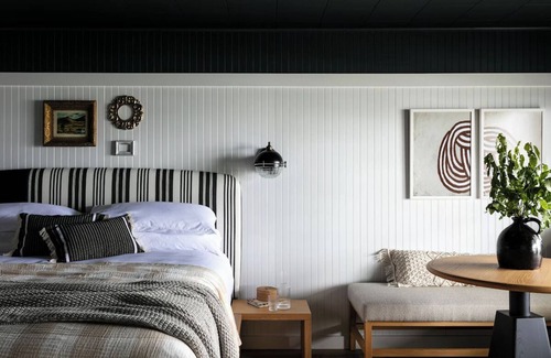 Ocean Point Hotel | Relax by the Ocean in 2 Bedroom Suite Near Local Dining and Nature Adventures