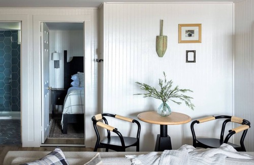 Ocean Point Hotel | Relax by the Ocean in 2 Bedroom Suite Near Local Dining and Nature Adventures