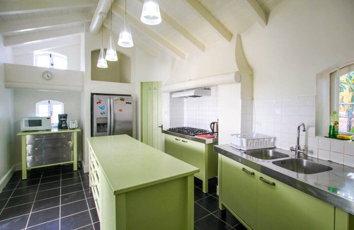 Bagatelle Terrace House | Relax by the pool, close to beach - Toad Hall