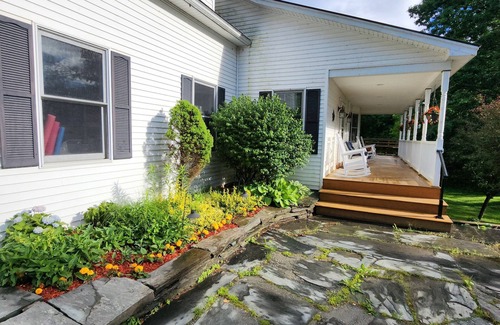 Crystal Beach House | Relax by "The Water's Edge" & enjoy amazing views and year round fun! 6BR/3.5BA
