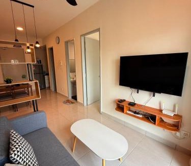 Bandar Menjalara Apartment | Relax Dreamy Staycation with Parking & Wi-Fi - MSuite at Bandar Manjalara, Near Desa ParkCity, Arkadia & Eateries