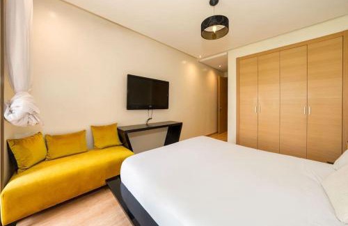 Menara Apartment | Relax Front Of Pool-Golf-Atlas