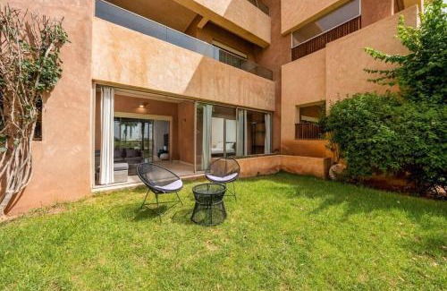 Menara Apartment | Relax Front Of Pool-Golf-Atlas