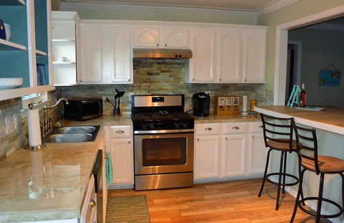 La Porte House | Relax! Galveston Bay views, Pool, Fire Pit & Walk to Beach - Families love us!