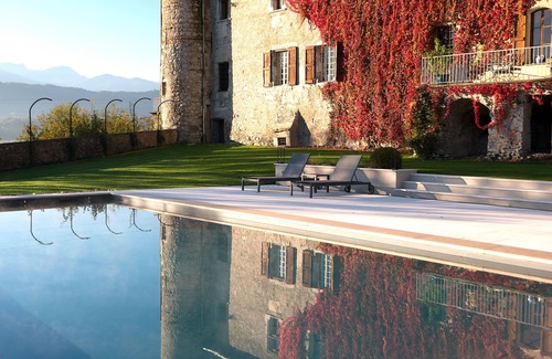 Saint-Jean-de-la-Porte House | Relax in classic French luxury at the base of the Alps