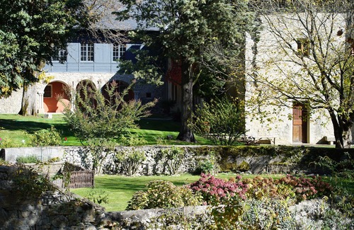 Saint-Jean-de-la-Porte House | Relax in classic French luxury at the base of the Alps