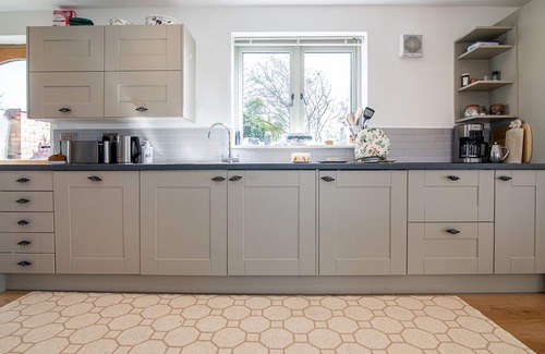 Birlingham Cottage | Relax in cosy converted pigsty with stunning views