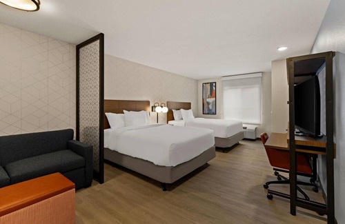 Newnan Hotel | Relax in Peaceful Suite w/Full Kitchen for Extended Stays | 3 Units