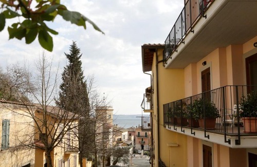 Lake Bracciano House | Relax In Piazzetta casa e appartamento per vacanze