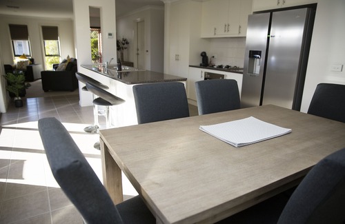 Red Cliffs House | Relax in Red Cliffs