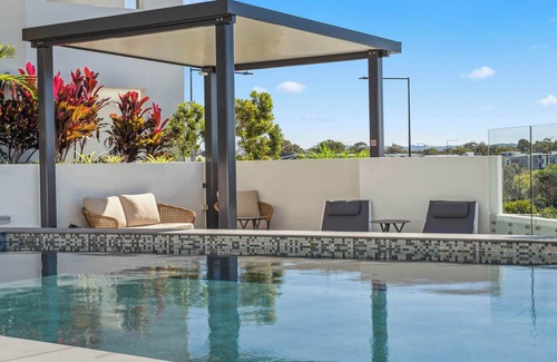 Bokarina Apartment | Relax in Resort-style Serenity with Stunning Views