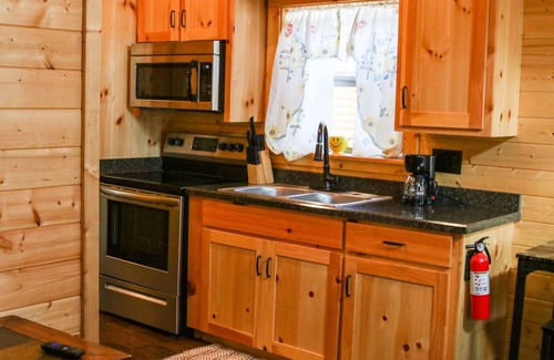 Pipe Creek Cabin | Relax in Rustic Luxury at Al’s Hideaway Log Cabins in the Texas Hill Country