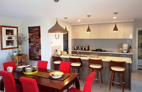 Curlewis House | Relax in style at Mi Casa on the Bellarine Peninsula.