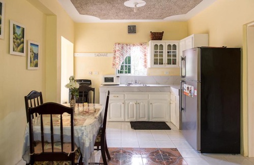 Montego Bay House | Relax in Sunny Montego Bay, Jamaica